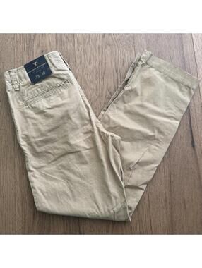 Men's NWT American Eagle Straight Khaki Pants Size 28x30